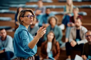 Devenir formateur : un choix de reconversion valorisé