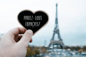 Étudier en France : l'importance de maîtriser le français pour les étudiants internationaux